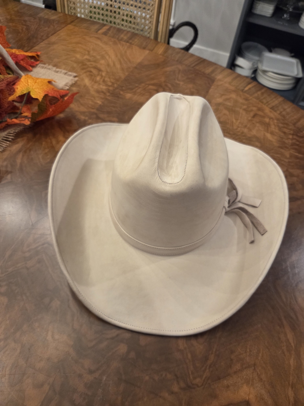Wide-Brim Western Felt Hat in Cream with Ribbon Accent